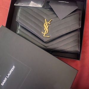 CASSANDRE SAINT LAURENT MATELASSÉ FLAP POUCH LEATHER